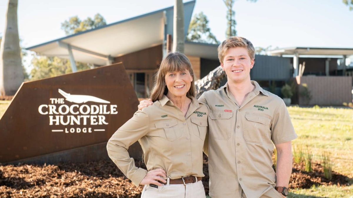 Irwin family opens a box for crocodile hunter in honor of the late conservationist