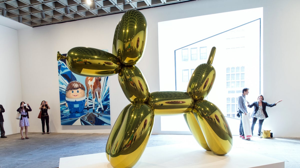Exploring Jeff Koons&rsquo; Bold and Brilliant Sculptures